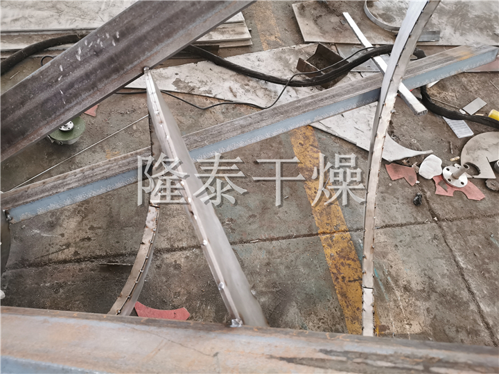 LDG系列螺带真空干燥机（单锥螺旋真空干燥机）